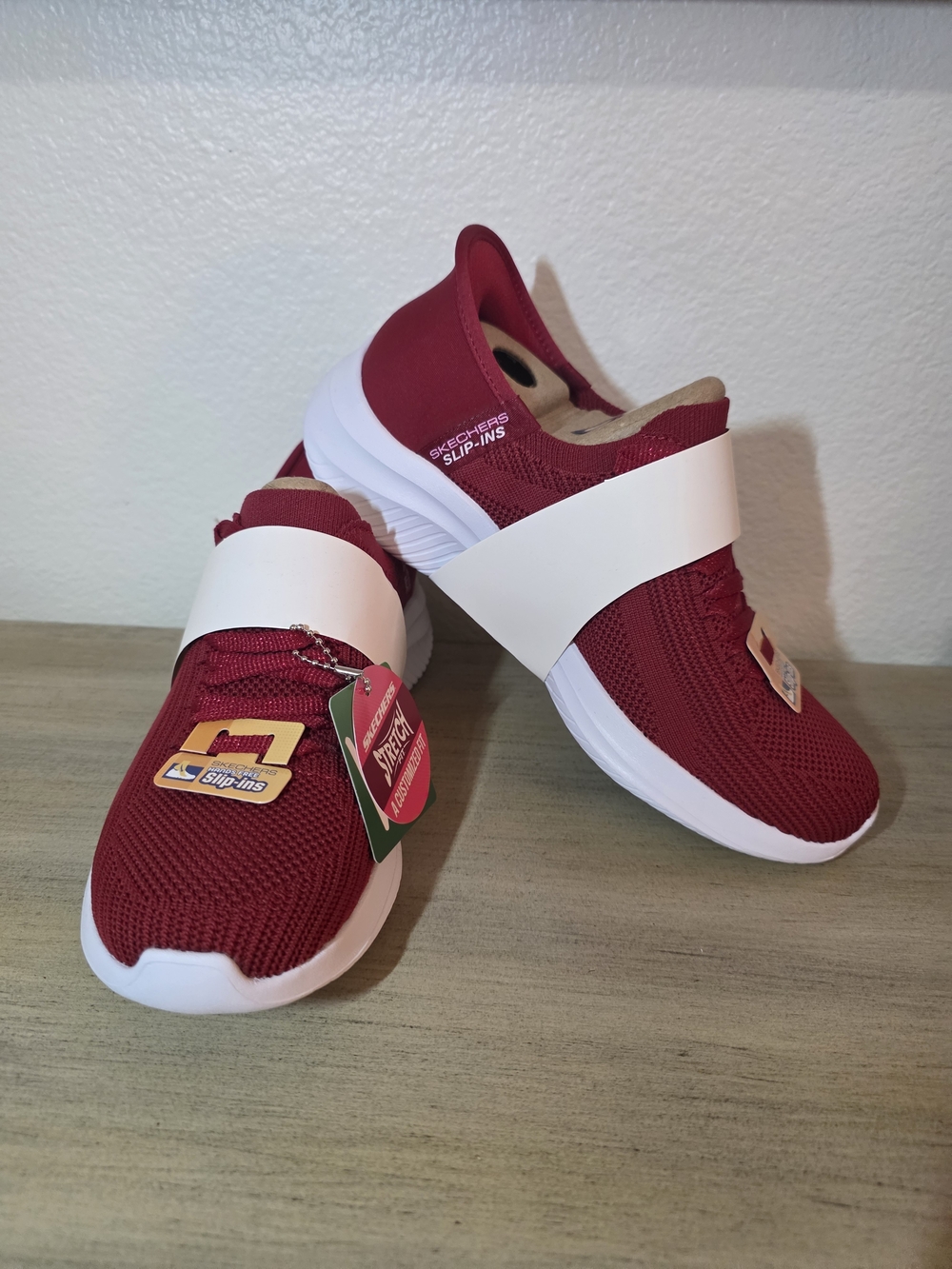 Skechers Womens Slip-Ins Athletic Shoe Red Size 6 NWT Heart